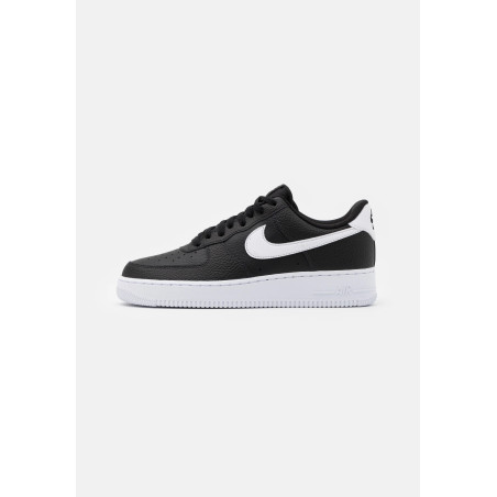 Nike Air Force 1 07 Black White