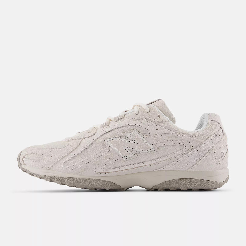 New Balance 204L Beige